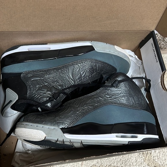 Air Jordan ( Dub Zero (Gs) )